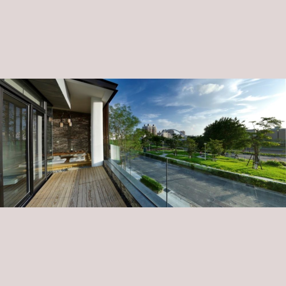 格，以白色為主搭配中性原木及*金屬*天然石材*嚴謹施作營造溫潤獨特宅居